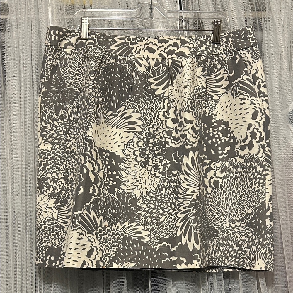 Halogen Gray and Cream Floral Pencil Skirt